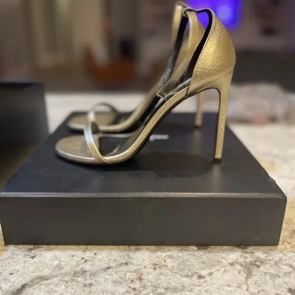 Saint Laurent Jane new with tag size 35,5 Gold